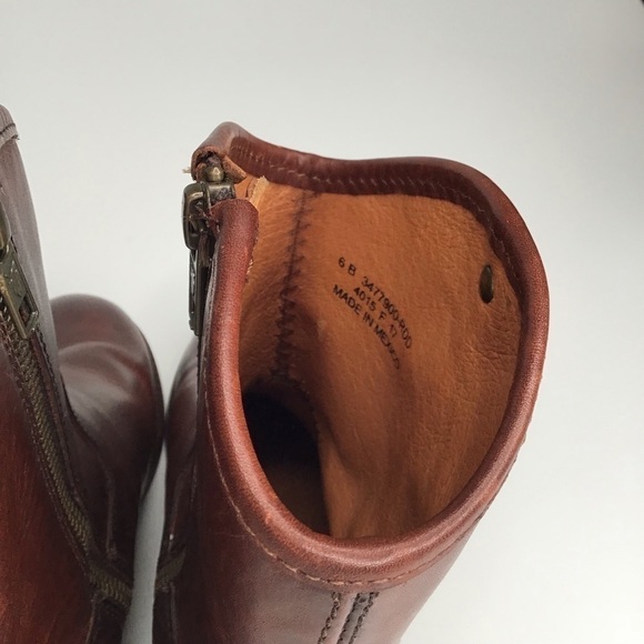 Frye Melissa Button Short Boots in Redwood Size 6. - Picture 8 of 11